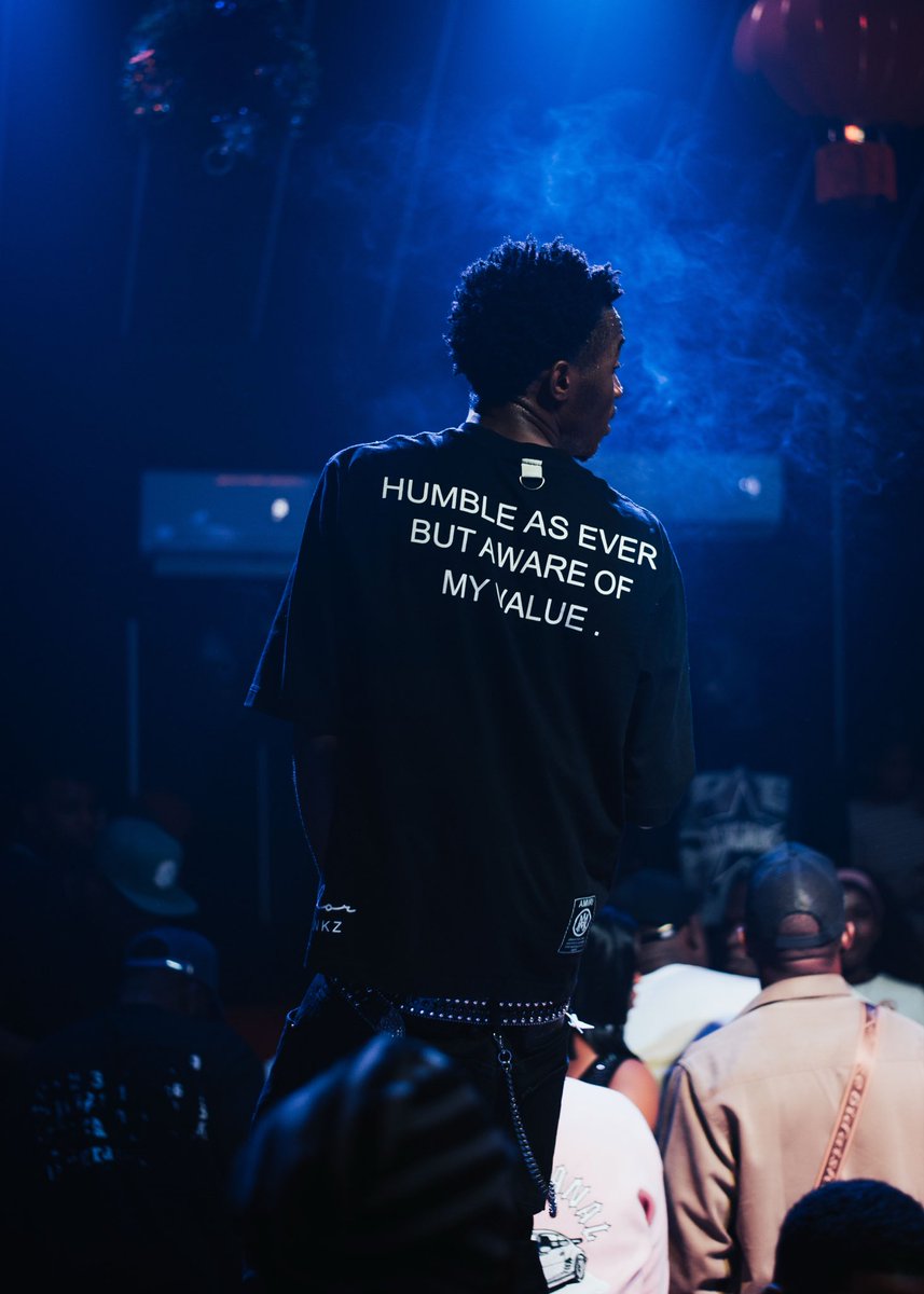 Ninibutuo tweet media