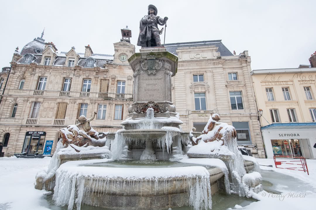 Épisode neigeux à #Charlevillemezieres dans les #Ardennes
