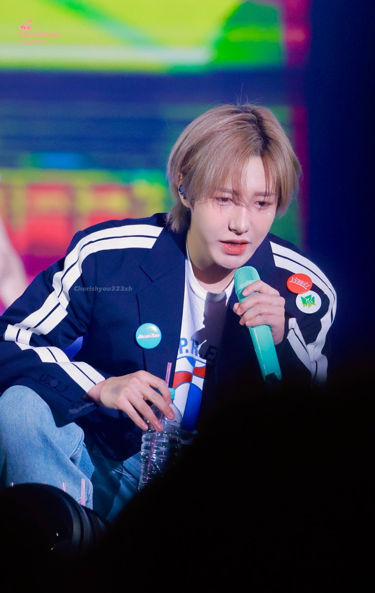 cherishyou323xh's tweet image. 260109 Osaka 🩵🪽
#런쥔 #仁俊 #RENJUN #ロンジュン