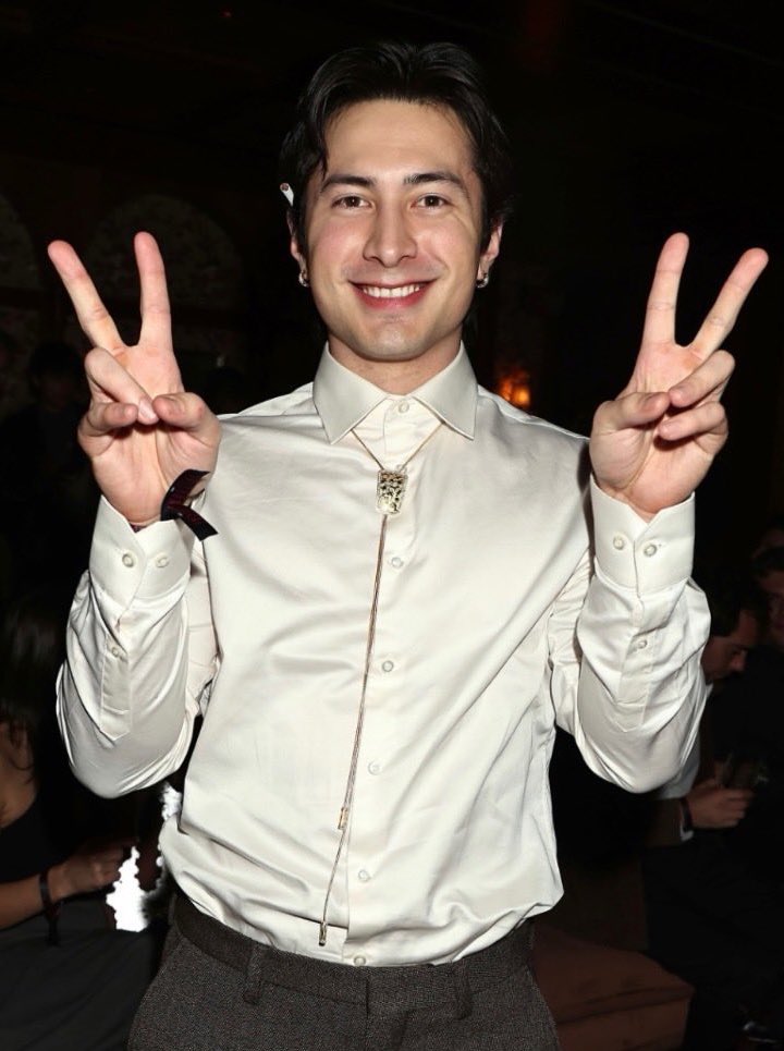 ཐི ཋྀ tweet media