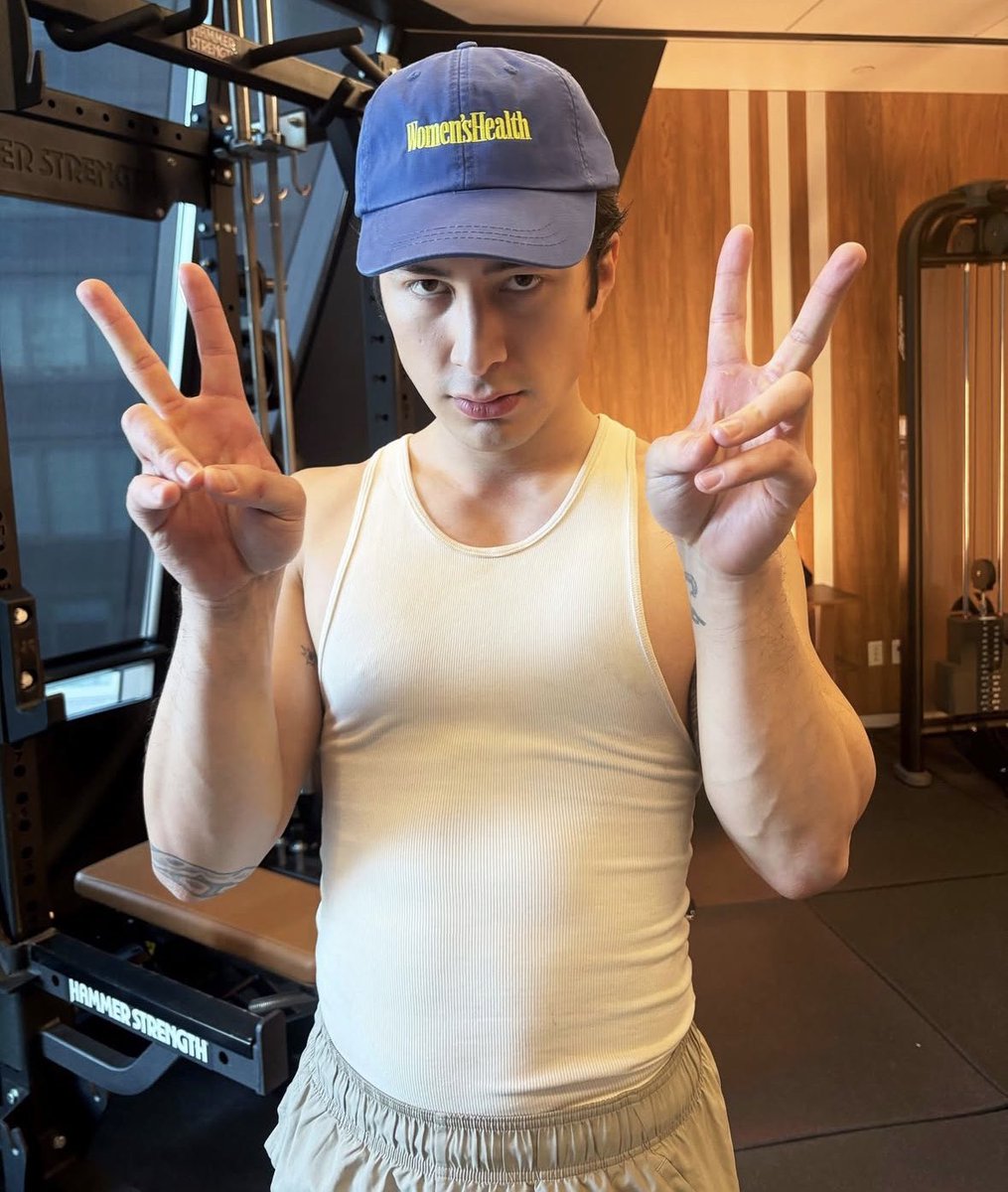 ཐི ཋྀ tweet media