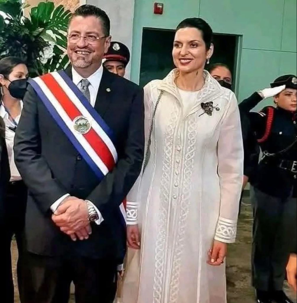 Aunque el presidente Rodrigo Chaves mantiene una aprobación cercana al 70% es atacado sistemáticamente por élites económicas y políticas que ven amenazados sus privilegios. No lo persiguen por errores: lo persiguen porque no les pertenece.

Chaves rompió el pacto silencioso que