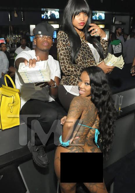 2000sphase's tweet image. HAPPY FRIDAY$$$