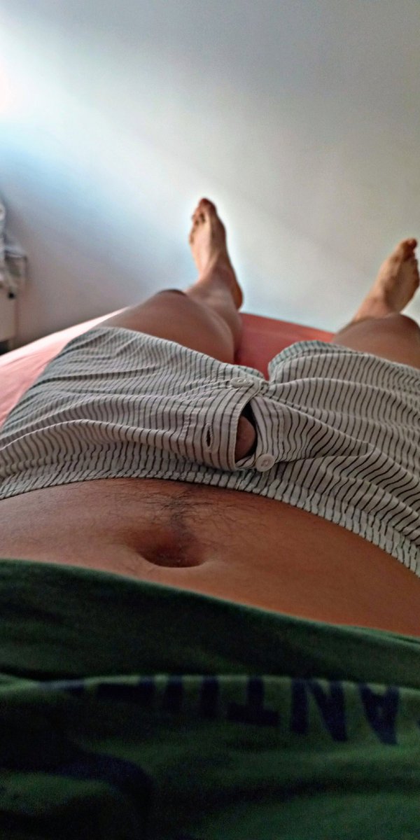 Buenos días!🙂
Alguien los mira de reojo 🫣😂
Que tengan un excelente viernes Muchachitos del señor!☘️🫰