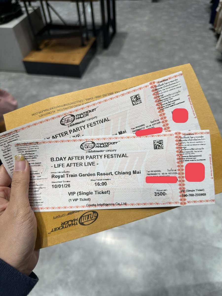 Yamyamniyuta's tweet image. ส่งต่อบัตรคอน B.DAY AFTER PARTY FESTIVAL  
บัตร VIP ค่า ไม่ได้ไปแล้ว
ขายราคาหน้าบัตรเลย
นัดรับเชียงใหม่ได้เลยค่ะ ตอนนี้อยู่หน้าจุดแลกบัตรแข็ง

#BDAYAfterPartyFestivalLifeAfterLive
#BDAYAfterPartyFestival
#BDAYConcert
#Bakerymusic
#CIShowbiz