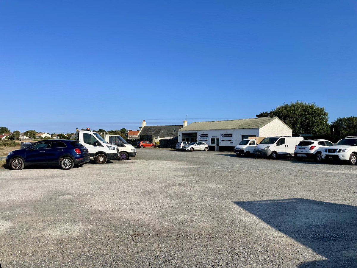 "Please move your vehicles" reminder as Vale car park improvements are imminent. Details here:

valeparish.gg/news/car-park-…