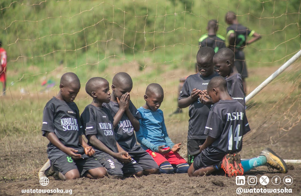 WatotoWasoka's tweet photo. Before the whistle blows, we bow.
Before the game begins, we believe.

More than football, building faith, unity, discipline, and dreams taking shape on the pitch. ⚽🙏🏾

#WatotoWasoka
#FootballForGood 
#FootballForTheGoal https://t.co/q72daJ1iML