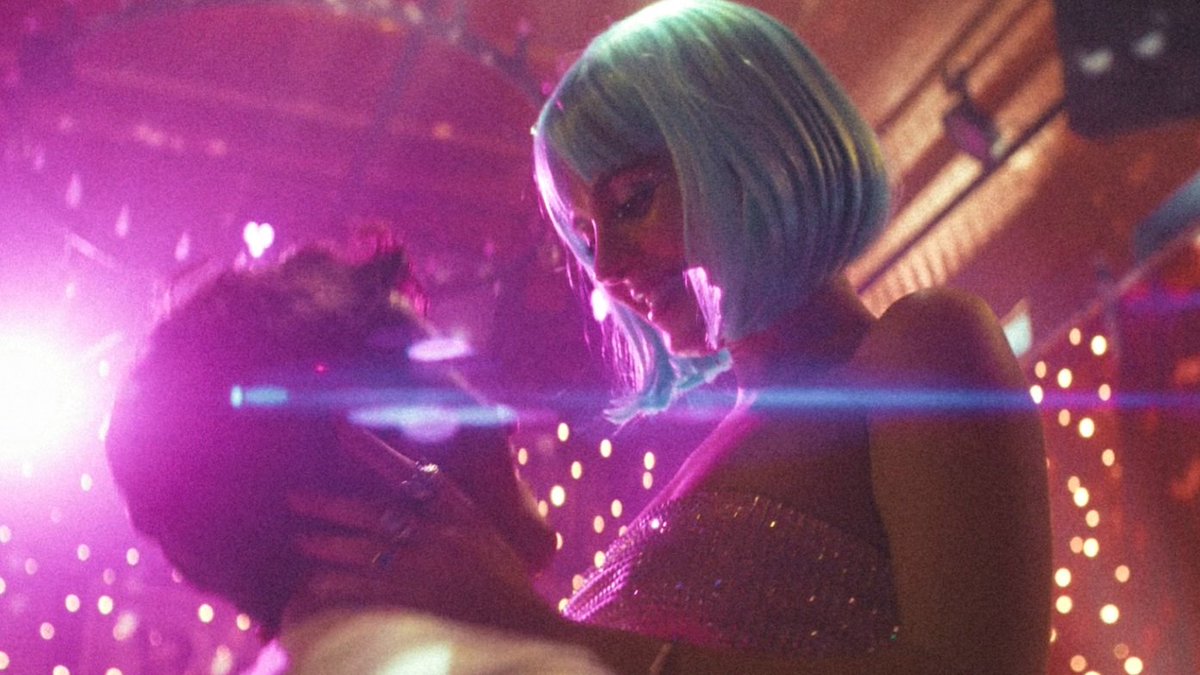 teamdeckerstar's tweet image. i love romcoms so much 🥹 ❤️ people we meet on vacation you are perfect to me