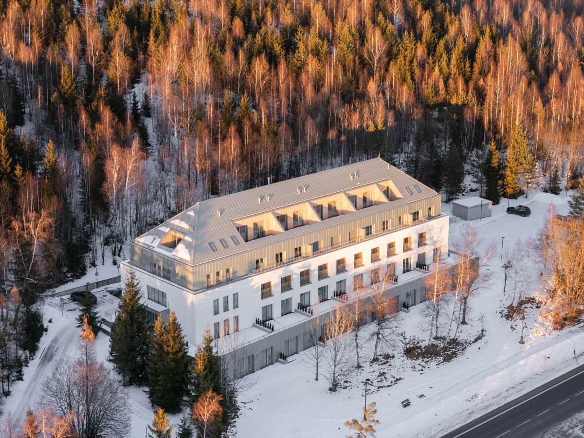 Archello's tweet photo. Atrium Architekti reworks a former sanatorium through adaptive reuse, retaining its concrete skeleton while introducing zinc-titanium cladding, re-laid granite, and a reconfigured roof.
https://t.co/XC1nlT9gAs
#AdaptiveReuse #ZincCladding #MountainArchitecture https://t.co/5j60ENQviy
