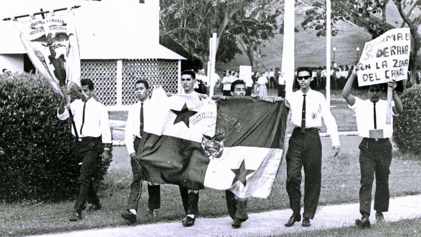 Anamaturana22's tweet photo. Saben?😌✨
En este tiempo,estos fueran:

Los ZURDOS
Los "ANTI- TODO"
Los "HAMBRIENTALISTAS"
Los "AGITADORES DE LA PAZ SOCIAL"
Los "COMUNISTAS"
Los " Q NO quieren ver a PMÁ BIEN"
Los "Estudiantes FRACASADOS y BRUTOS del INST. NACIONAL"
Y...
"Los q MATARON,PORQUE NADIE LOS MANDO.☺️ https://t.co/ApiWteA8Sg