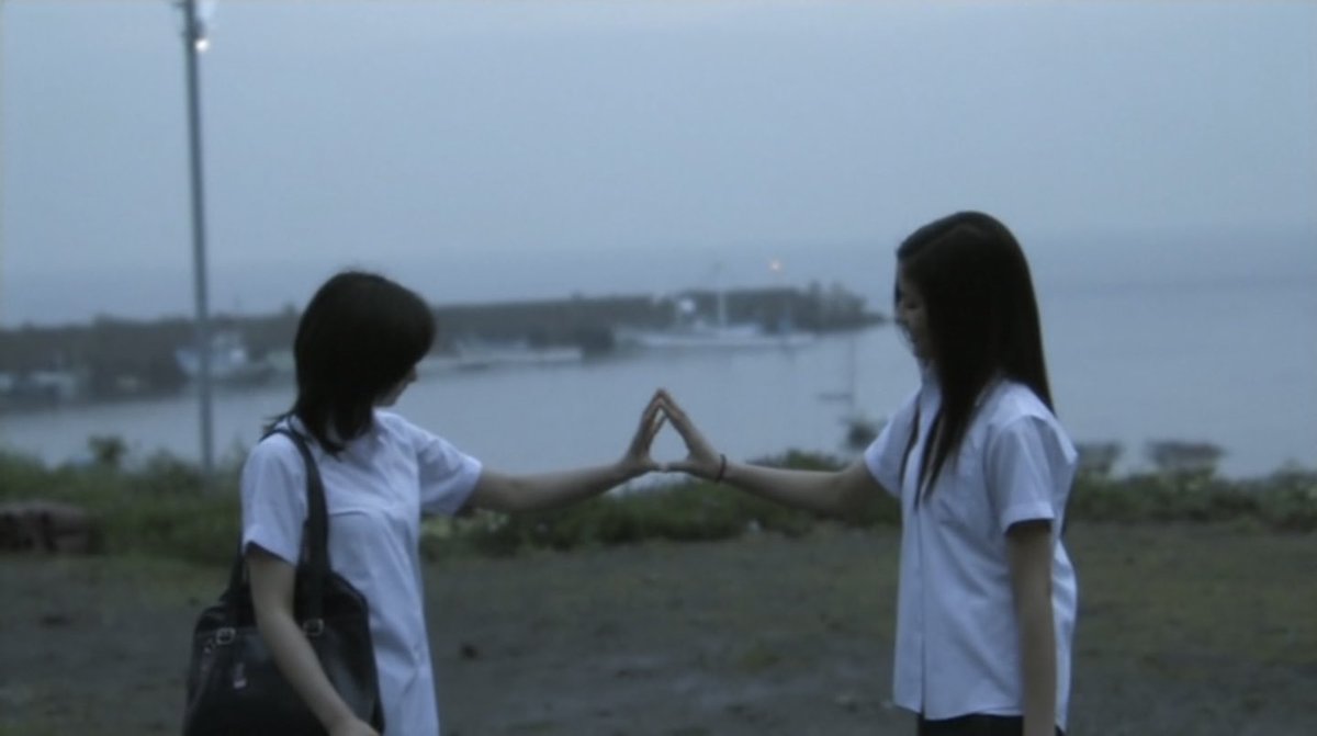 "i like you in the same way i like the sea and the sky.”

『きみのゆびさき』your fingertips
(hiroshi ishikawa, 2007)