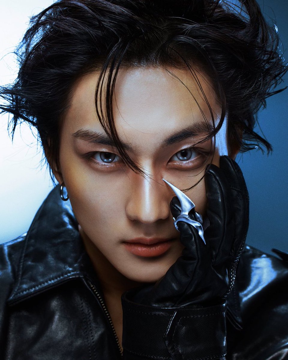 yjwszn's tweet image. whoever directed these shots knew exactly what they were doing cause wtf… each shot was perfectly framed to highlight his features… especially his eyes…

also can i just say that i love how they didn’t whitewash the boys for these concept photos…