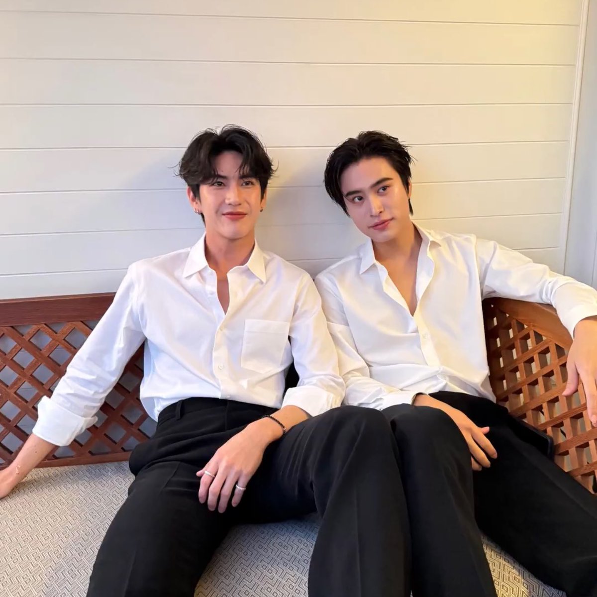 chybspt's tweet image. ลูกเจ้เอินเอิ้นการันตีวิชวลส่งออกมาก ยอมใจ พี่ถาไปหามาจากไหนนัก

#LOrealParisDinner 
#LOrealParisTHxGemini 
#Gemini_NT #เจมีไนน์