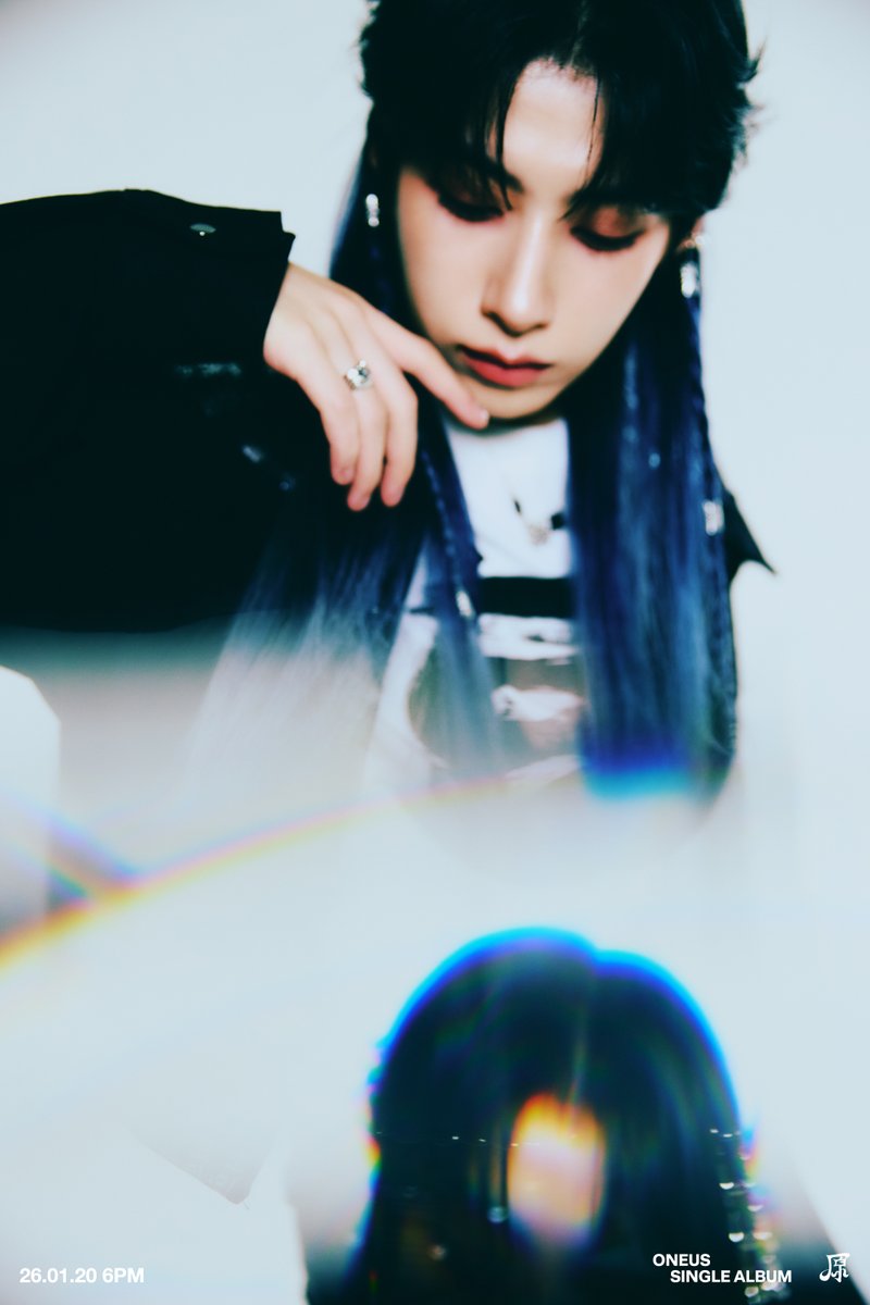 official_ONEUS's tweet image. [#원어스]

SINGLE ALBUM [原] 

🌑 SOLO CONCEPT PHOTO #1 🌑 
🕯️ XION 🕯️

2026.01.20 6PM (KST) RELEASE✔

#ONEUS #原 #Grenade 
#시온 #XION