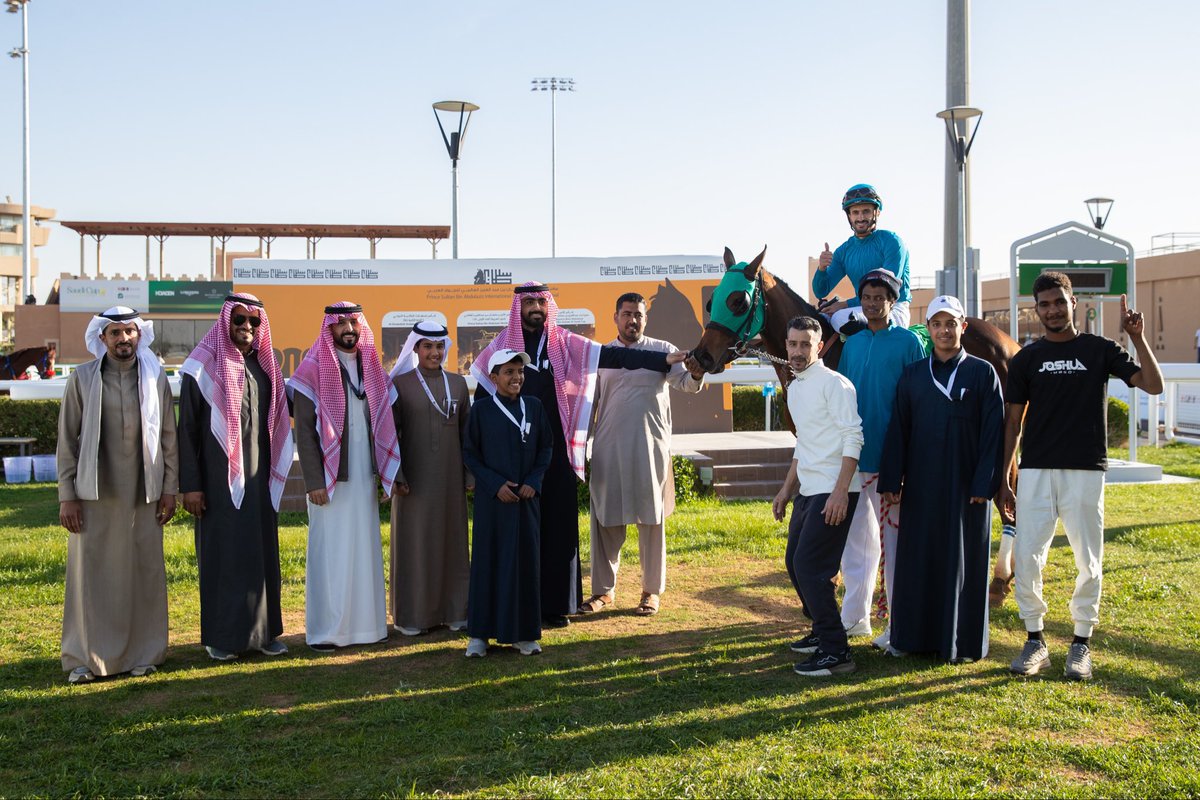 horsesnewsnet's tweet photo. #موسم_سباقات_الرياض
#الحفل_58
#الشوط_1
الفائزة: درة الزمان |السعودية | ابنة ماشو ماشو
المالك: دخيل الله حمدان البقمي
المدرب: احمد العضيب
الخيال: ريان الطويرش
المنتج: ابناء صنيتان ضاري الفرم
الزمن: 1:16:14
المسافة: 1200م
#صحيفة_الفروسية https://t.co/WoMr1rVXmi