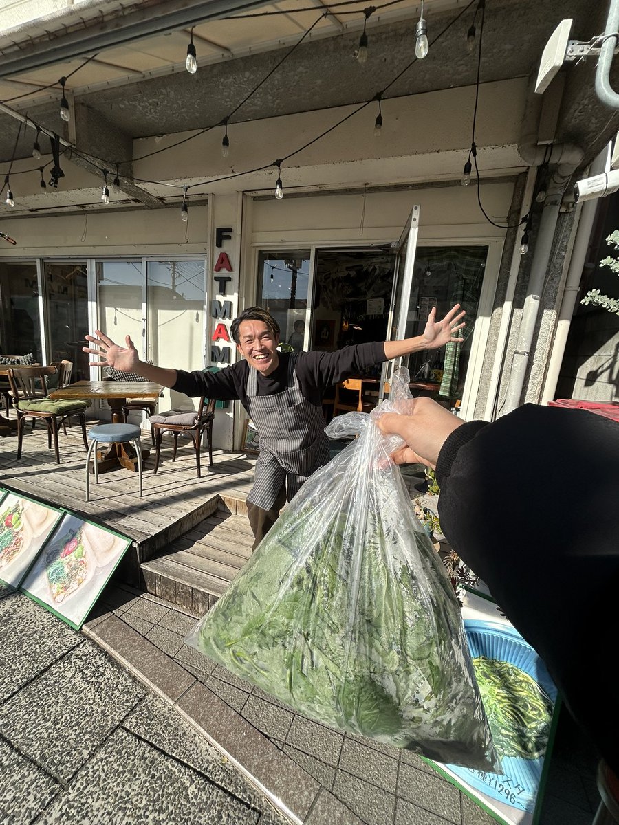 いよいよ明日‼️1/10(土)11:00-16:00綱島イベント開催🎪大葉専門店FATMAMさんの大葉を使った大葉ガパオライス💚みかんロティ🍊帝松甘酒♨️その他ロティご用意🌯場所はルーフテント展示して下さる綱島東のSTRAYCATSさん📍 〒223-0052 神奈川県横浜市港北区綱島東６丁目１−２お待ちしております🙋‍♀️ #綱島