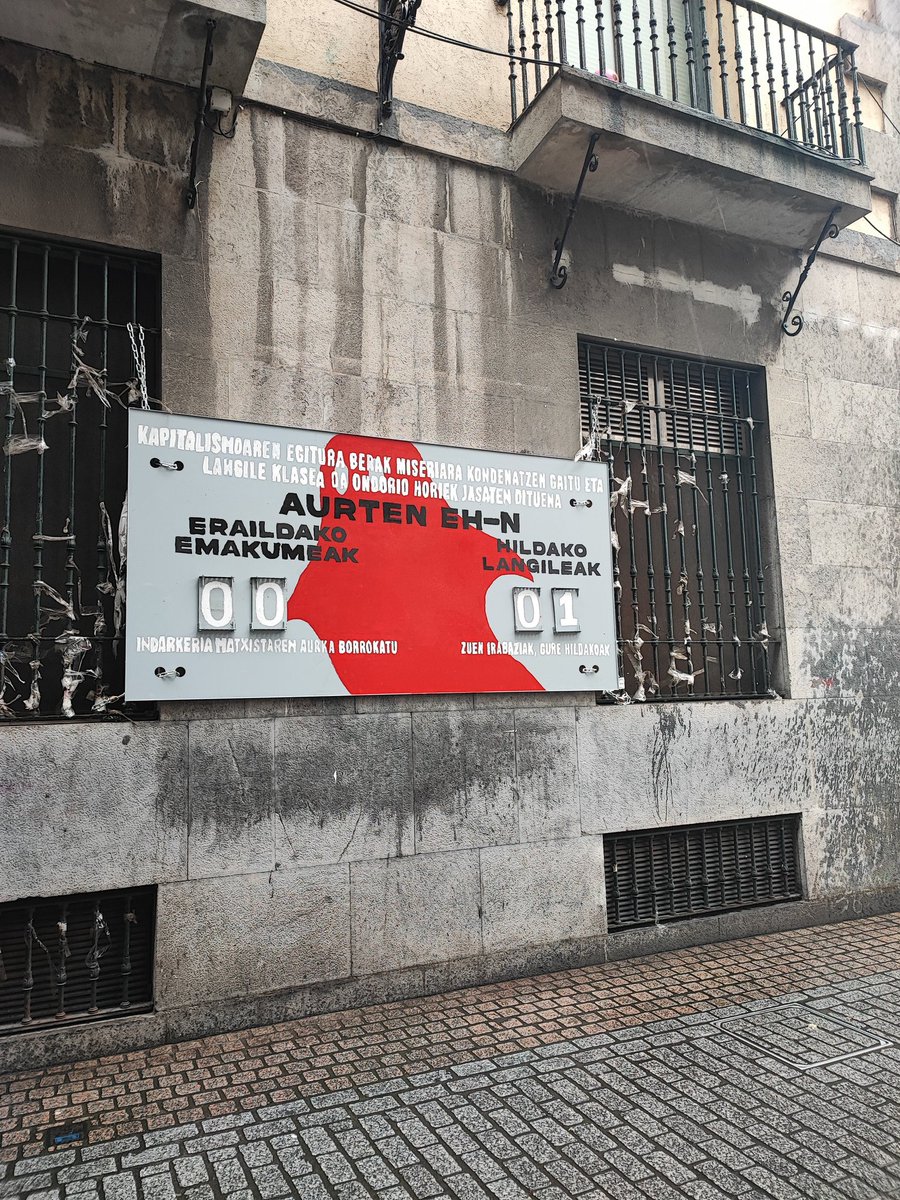 Gaztetxie's tweet photo. 9 egun besterik ez dira pasa urtea hasi denetik eta atzo izan genuen lehen lan heriotza
ZUEN IRABAZIAK GURE HILDAKOAK https://t.co/Pp3kBa5Gis