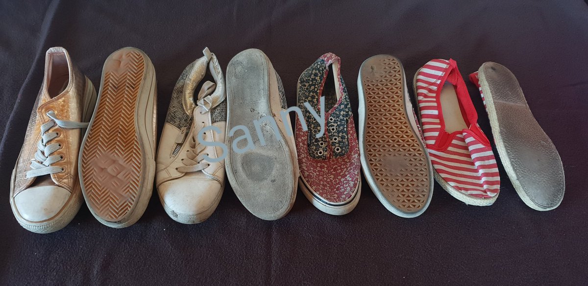 Abgabe bereit... 
Schreib mir eine pn, bei Interesse. 
#abgetrageneschuhe #getrageneschuhe #fetischschuhe #getrageneschuhfetisch #getragenealltagsschuhe #tragefrei #fetisch #Fußfetisch #fussfetisch #fetischschuhe