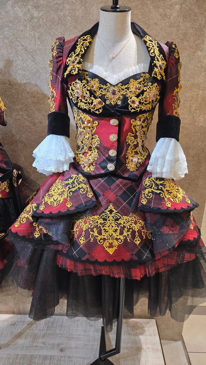 つづき（板野友美、峯岸みなみ、柏木由紀、指原莉乃） #AKB48大衣装展