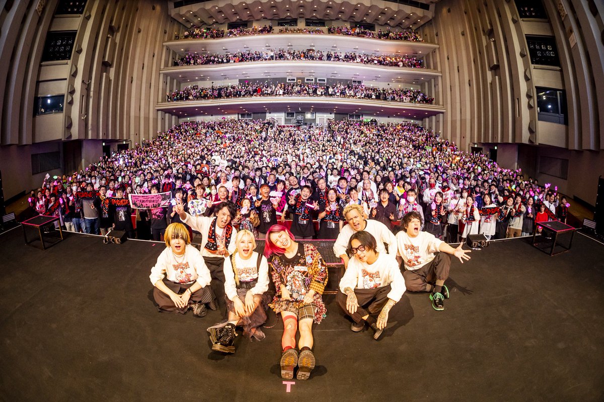LiSA_STAFF's tweet image. #LiSA 「LiVE is Smile Always～PATCH WALK～」愛知公演ありがとうございました！

15周年アリーナツアーもよろしくお願いいたします🍓
┈┈┈┈┈┈┈┈┈┈┈┈
「LiVE is Smile Always～15～」
5月19日(火)日本ガイシホール
5月20日(水)日本ガイシホール
🎫k.lxixsxa.com…