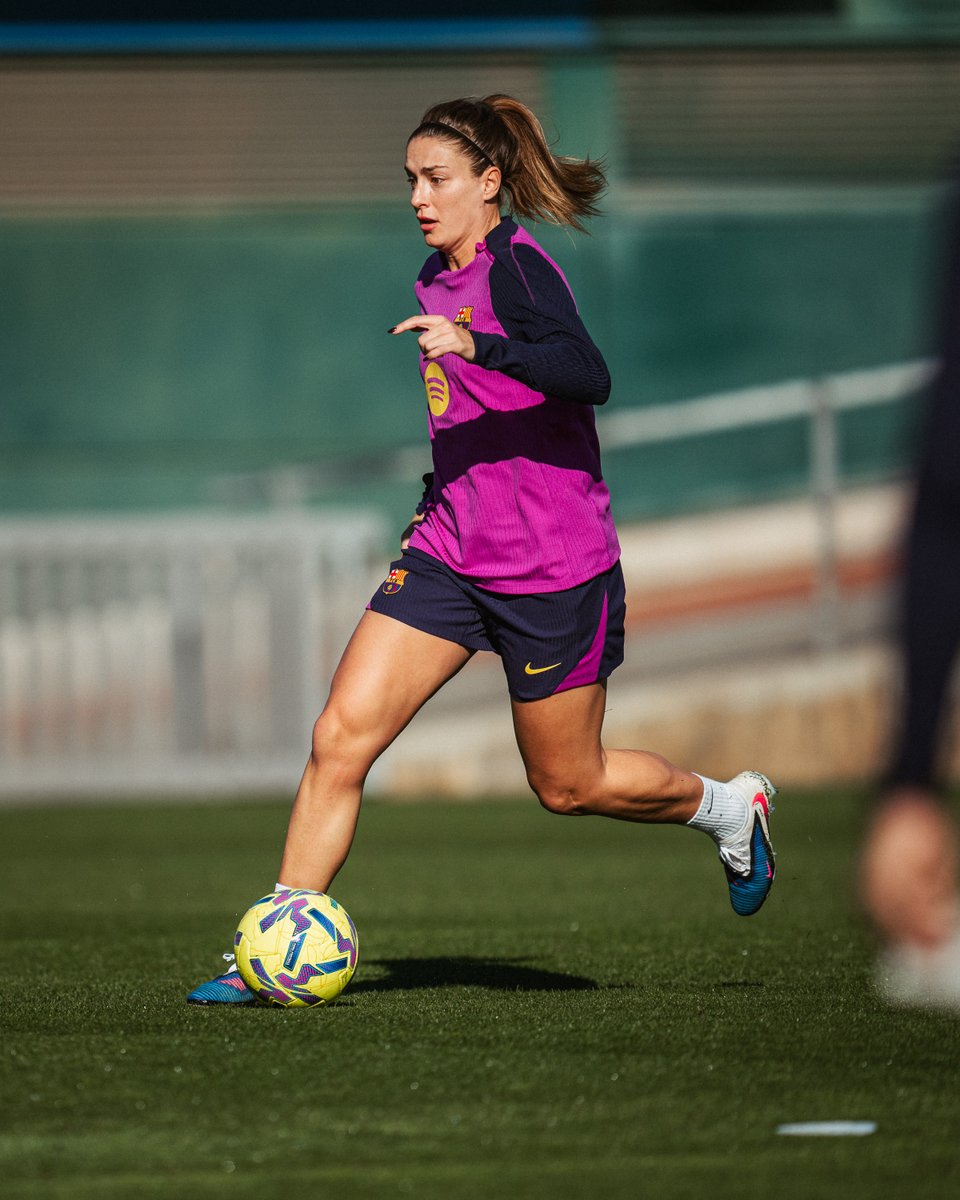FCBfemeni's tweet image. La mirada, al joc ⚽️👀