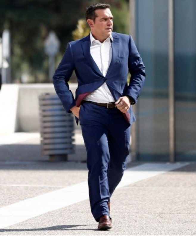 MeTonAlexi's tweet image. Σήμερα, το να είσαι πολιτικός δεν αποτελεί από μόνο του τιμή. 

Τιμή είναι να είσαι άξιος, καθαρός και πραγματικά έντιμος πολιτικός και αυτός, κατά κοινή ομολογία, είναι ο Αλέξης #Τσίπρας.
@atsipras