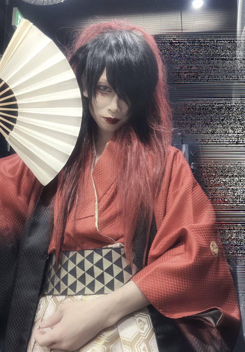 lessfear_haru's tweet image. 2026.1.9 大阪club MERCURY

ありがとうございました。

新年初ワンマン、初袴ライブでした。

久しぶりに赤ポニテ🐎🟥

年明けからみんなの顔見れてよかったよ。