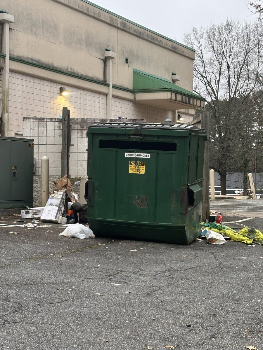 TracyLEdgar's tweet photo. @DollarTree This is disgusting and needs to be addressed ASAP! There are so many complaints and lawsuits mine can’t be taken yet. It may be people putting stuff in your garbage area but it’s your property so clean it up! Fix it so it can’t be used by others. @DollarTree do better https://t.co/1LhF38iAF7