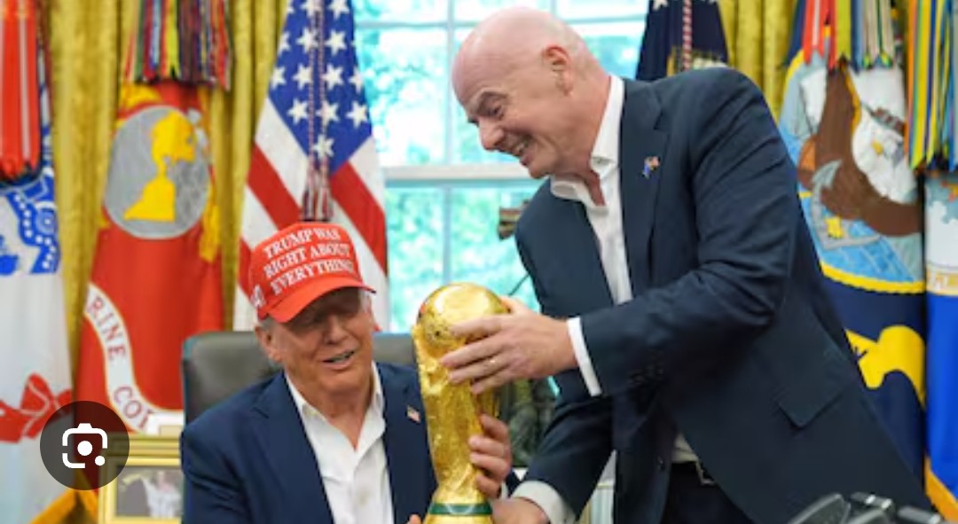 Laserbrille's tweet image. Die wichtigsten Tipps für die Fußball WM in USA 🇺🇲
1. Nicht hingehen.
2. Nicht im Fernsehen gucken.