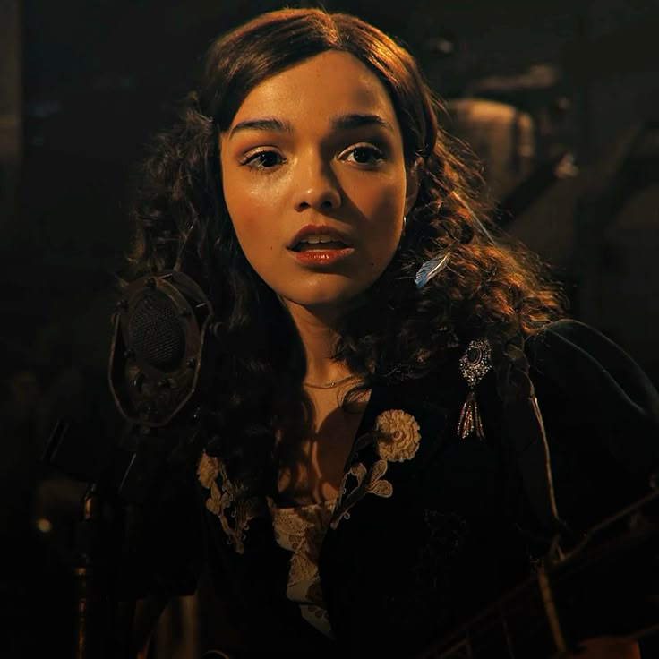 SacTributos's tweet image. Ninguém nunca me amou tanto. Sempre tive esperança de um dia ficar parecida com ela, mas acho que não vou me ver envelhecer. Quando eu ficava com medo, ela costumava dizer: “Está tudo bem, Maysilee, nada que possam tirar de você merecia ser guardado.”

#LCVORAZ