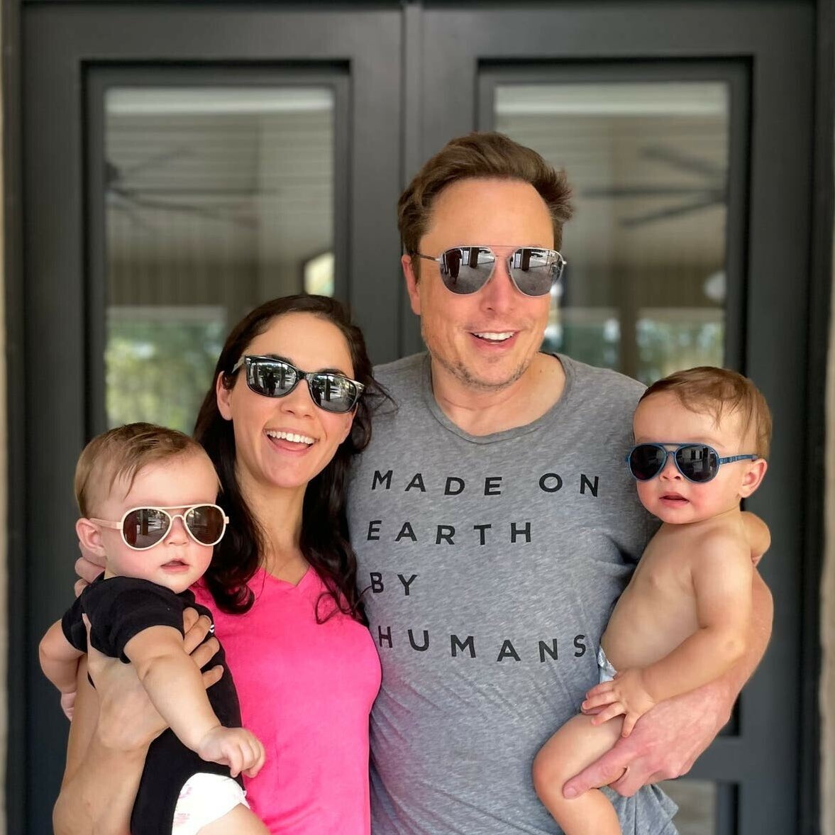 Cultination1's tweet image. 🇺🇸🧑‍🧑‍🧒 ELON MUSK A 14 ENFANTS BIOLOGIQUEMENT RECONNUS. 

Voici la liste de leurs noms, classés par ordre approximatif de naissance, avec les mères et quelques détails :

Avec Justine Wilson (ex-épouse) :

- Nevada Alexander Musk (2002, décédé à 10 semaines)
- Vivian Jenna…