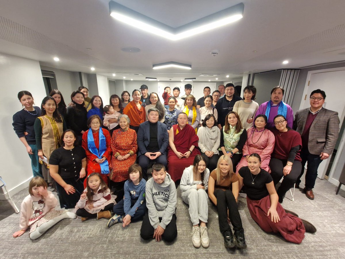 MongoliainUK's tweet photo. ШОТЛАНД ДАХЬ МОНГОЛ ИРГЭДТЭЙ УУЛЗАЖ, КОНСУЛЫН ҮЙЛЧИЛГЭЭ ҮЗҮҮЛЛЭЭ
🇲🇳 https://t.co/I9MeGp3WGZ https://t.co/YqnYlHDTQp
