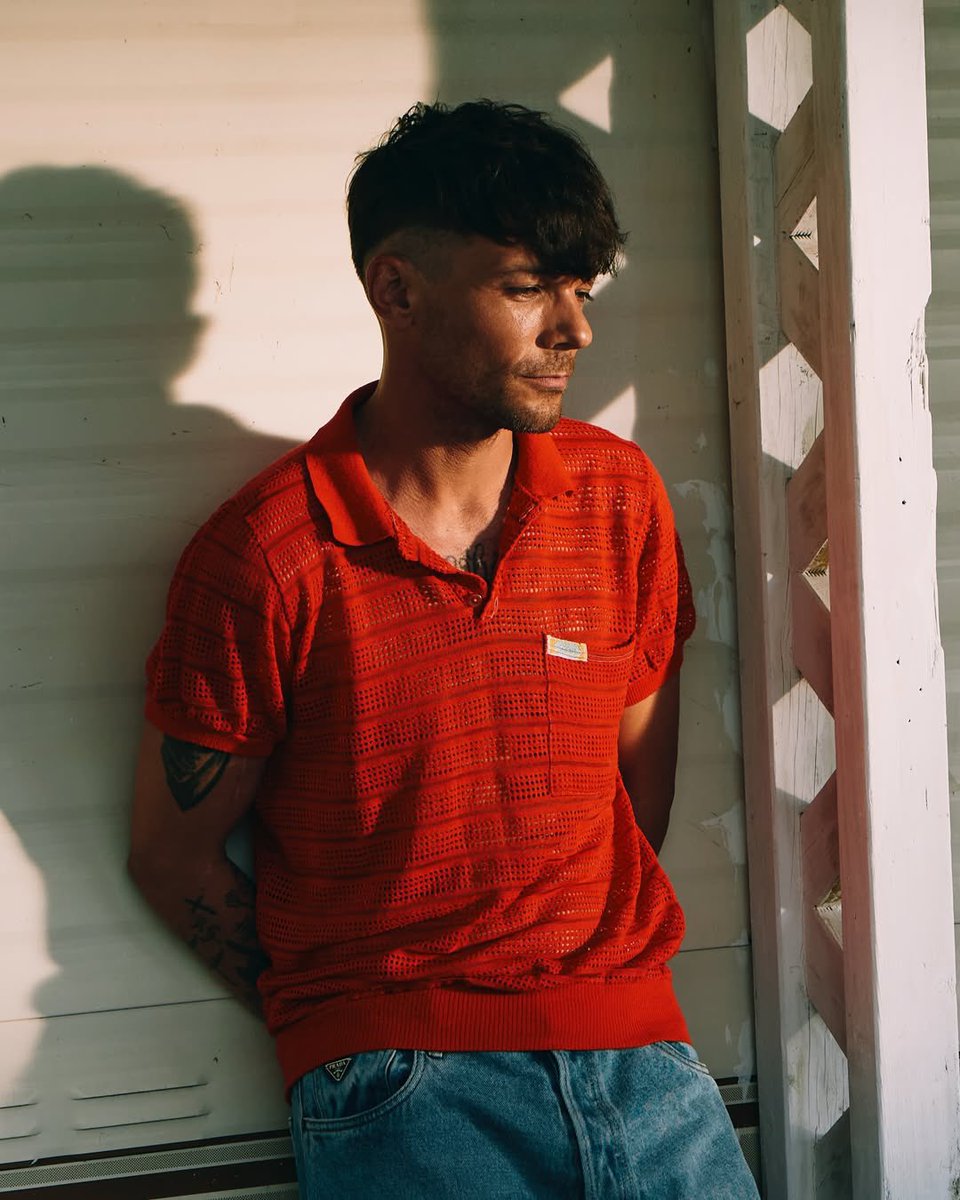 TLouiesPresent's tweet image. 📝| “Hago todo lo posible para vivir una vida normal, no siempre lo consigo. Tal vez debería dejar la música. Algún día espero triunfar, con o sin música. La edad y la experiencia han cambiado la perspectiva sobre el éxito y lo que quiero.”

— Louis Tomlinson sobre querer tener…