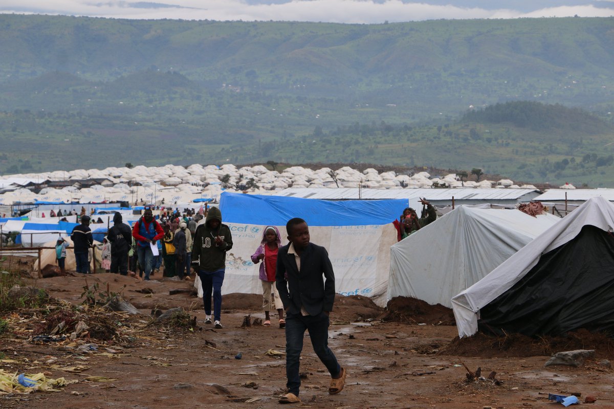 Du 7 au 8 janvier, <a href="/LucasHonauer/">Lucas Honauer</a>, DG de <a href="/eu_echo/">EU Civil Protection & Humanitarian Aid 🇪🇺</a> Great Lakes région était au #Burundi pour évaluer les besoins des réfugiés à #Busuma et #Cishemere, aux côtés de <a href="/UNHCR_Burundi/">UNHCR Burundi</a>, #PAM et <a href="/UNICEF/">UNICEF</a>. Échanges directs avec les réfugiés pour mieux orienter l’aide humanitaire.