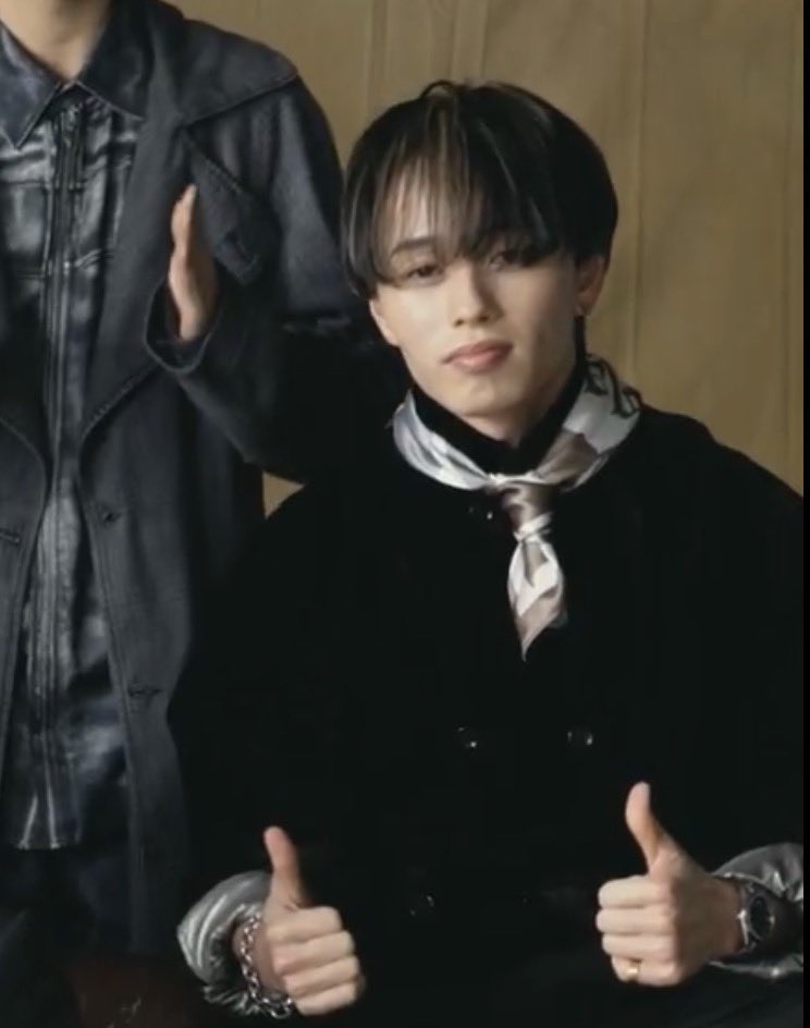 マサヒロさんのこのスカーフ、チャーはんNYLONの時のだったりします？