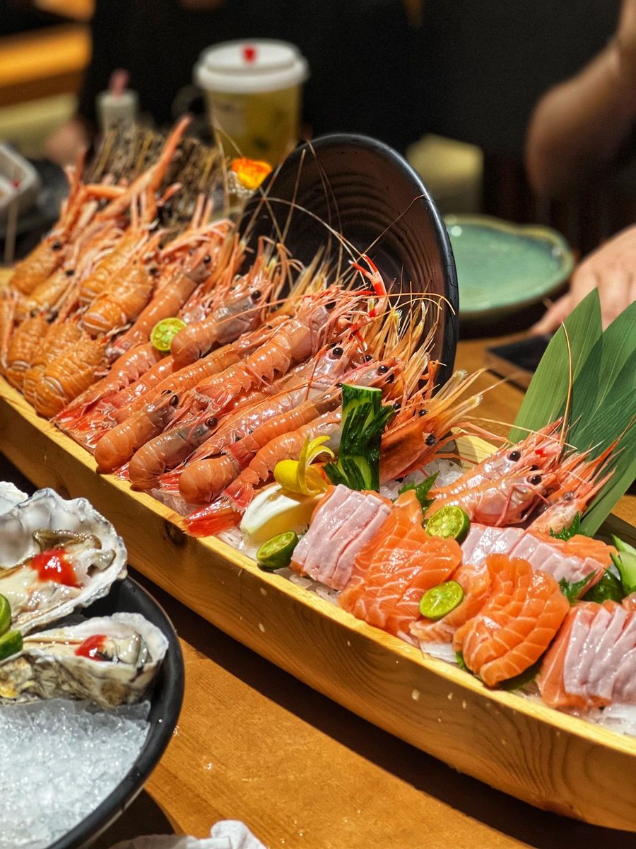 Arya4523's tweet photo. I love my lunch time🦀🦐 https://t.co/x5YQga3bzx