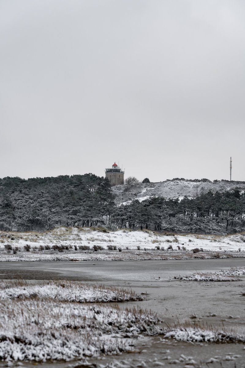 FerdyHoutstra's tweet photo. Op Terschelling ook eindelijk een witte wereld, en harde oosten wind! #Terschelling #sneeuw #codeoranje https://t.co/ClokyoRRHl