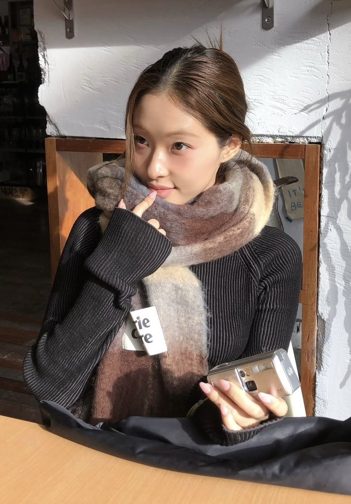 Aom_bf's tweet photo. ห๊า marie claire cotton candy checked muffler รุ่นขายดีก้มาลด 70%🧣❄️ เหลือ — 720฿ รวมส่ง ems ส่งแอร์ มีทั้งหมด 5 สี ราคานี้คิดว่าอยู่ไม่นานนะคะ เราตัดรอบกดให้เรื่อยๆ น้า ใครสนใจเอ้บด่วน 🛒💨 https://t.co/RpYtvtEp2J