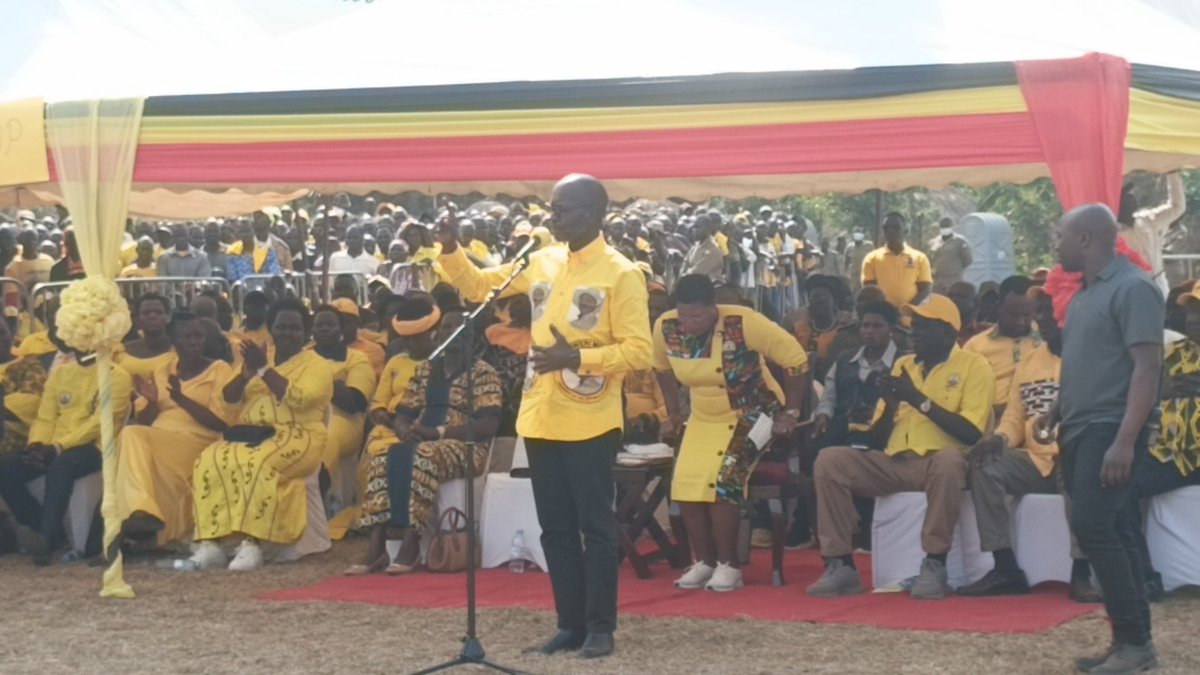tonnyojok56's tweet photo. President Museveni meets NRM leaders of Acholi subregion and Adjumani district, preached on wealth creation and Four acre model, peace and security among others. https://t.co/DGLDeT7XpJ