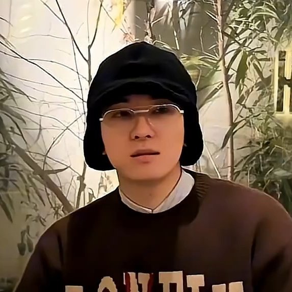 w2euw's tweet image. ㄱㅇㅇ 군밤장수