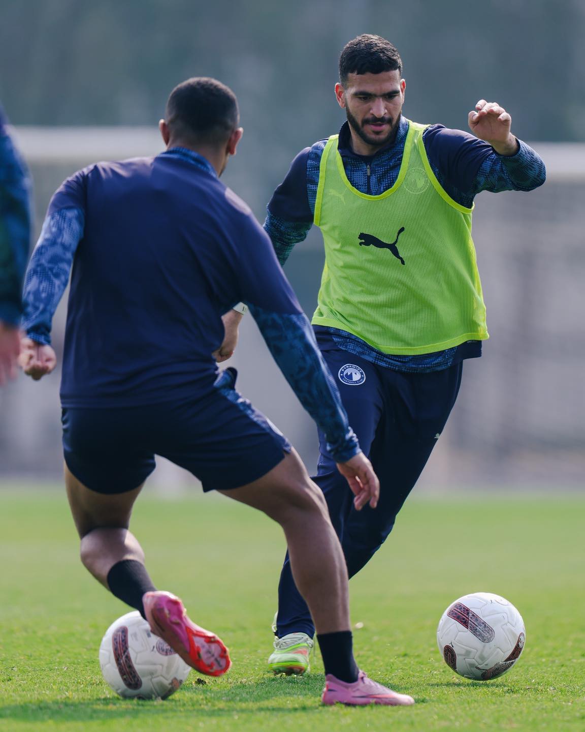 الفدائي حامد حمدان خلال مرانه مع فريقه الجديد بيراميدز 