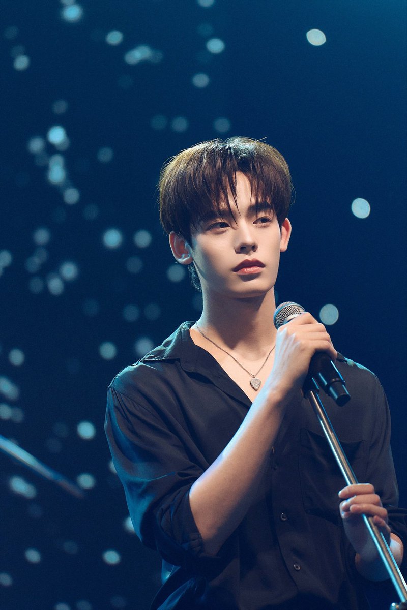 porsuppakarn's tweet image. สวัสดีครับ ป๋อครับ ขอเขียนอะไรยาว ๆ นิดนึงน้าา ป๋อได้รับบท “ฉิน” ในซีรีส์ #ด้วงกับเธอseries และนี่เป็นครั้งแรกในชีวิตเลยที่ป๋อได้รับบทนักแสดงนำ เป็นความฝันนึงของป๋อเลย อยากฝากเนื้อฝากตัวกับทุกคนด้วยน้าค้าบ ไม่รู้ว่าทุกคนจะชอบกันมากน้อยแค่ไหน…