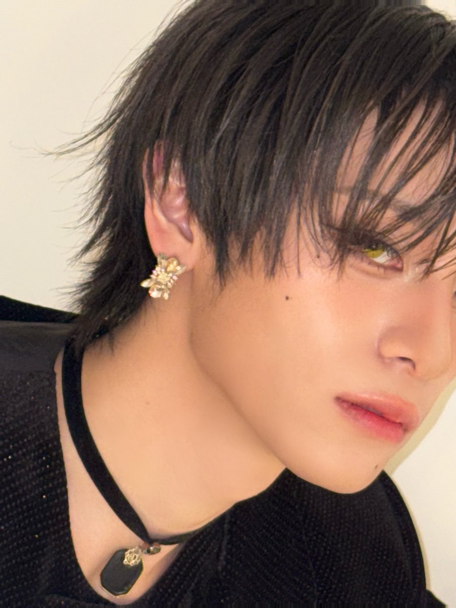 XLOV_official's tweet image. [📸]

𝟮𝟬𝟮𝟲 𝗫𝗟𝗢𝗩 𝟭𝘀𝘁 𝗔𝗡𝗡𝗜𝗩𝗘𝗥𝗦𝗔𝗥𝗬 

#XLOV #엑스러브 
#HARU #하루
#FIRST_LOVE