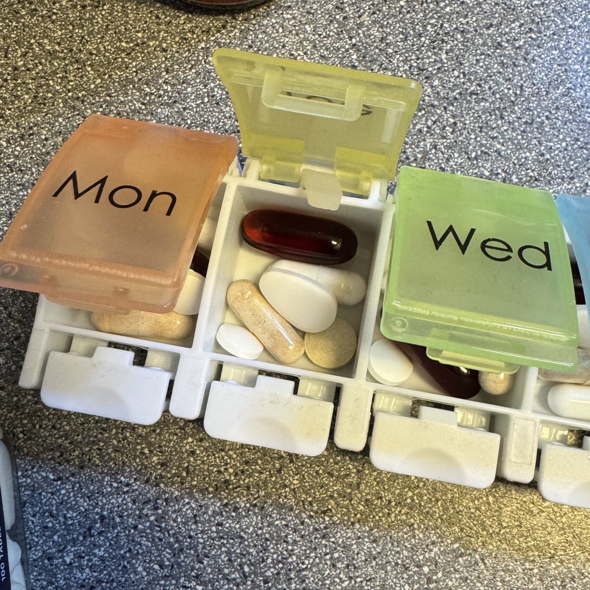 HRelapser's tweet image. Got all the pills to put my balls in overdrive, time to stay locked 😵‍💫😵‍💫