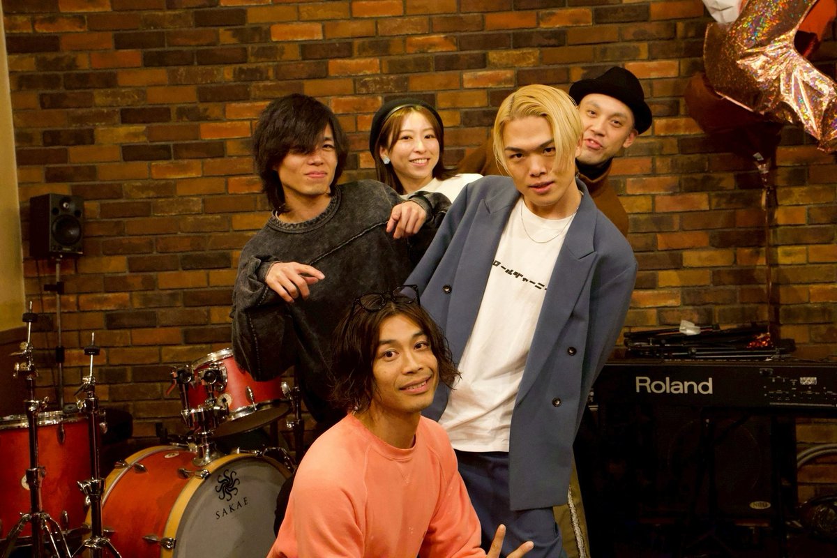 1/4 KAZUKI HORITSUGI SOLO LIVE
みんなで歌って笑って、
2026年最高のスタート🐎🎹
かずきくん、ゲストKAY-Iさん
ドラムつるさん、ベースもりもり！
ありがとうございました！！
次は夏に🏖️
