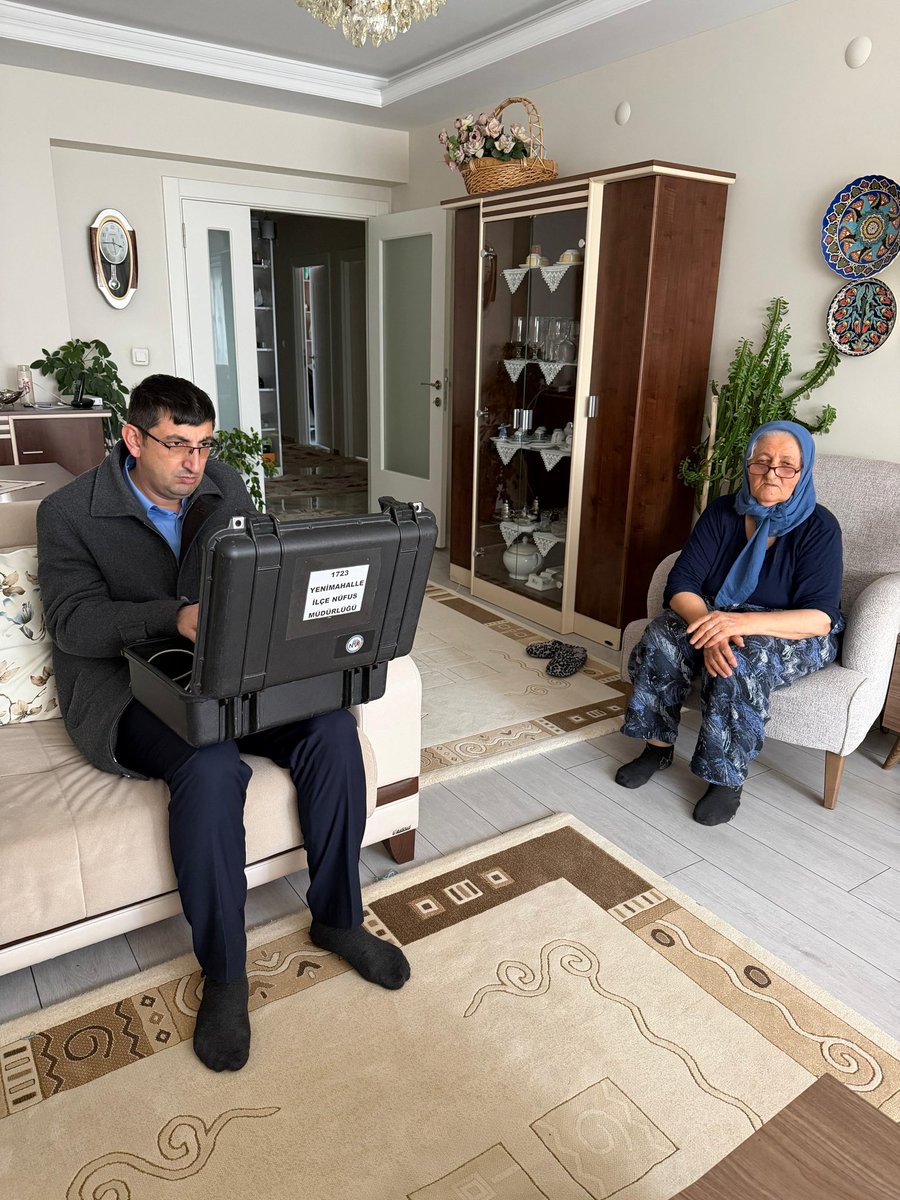 #Gönülprojesi #ANH kapsamında Müdürlüğümüze gelemeyen vatandaşlarımızın 2026 yılında da TCKK başvurularını almak için evlerine konuk olmaya devam ediyoruz.
#HayatınızınHerAnında 

<a href="/itasyapan/">İbrahim Taşyapan</a> 
<a href="/iggultekin/">ismail gultekin</a> 
<a href="/T_Kurtbeyoglu/">TahsinKURTBEYOĞLU</a> 
 <a href="/TCNufus/">Nüfus ve Vatandaşlık İşleri Genel Müdürlüğü</a> 
 <a href="/MustafaGungorlu/">Mustafa GÜNGÖRLÜ</a> 
 <a href="/ylmzckmk_/">Yılmaz ÇAKMAK</a> 
<a href="/YenimahalleSydv/">Yenimahalle Sosyal Yardımlaşma ve Dayanışma Vakfı</a>
