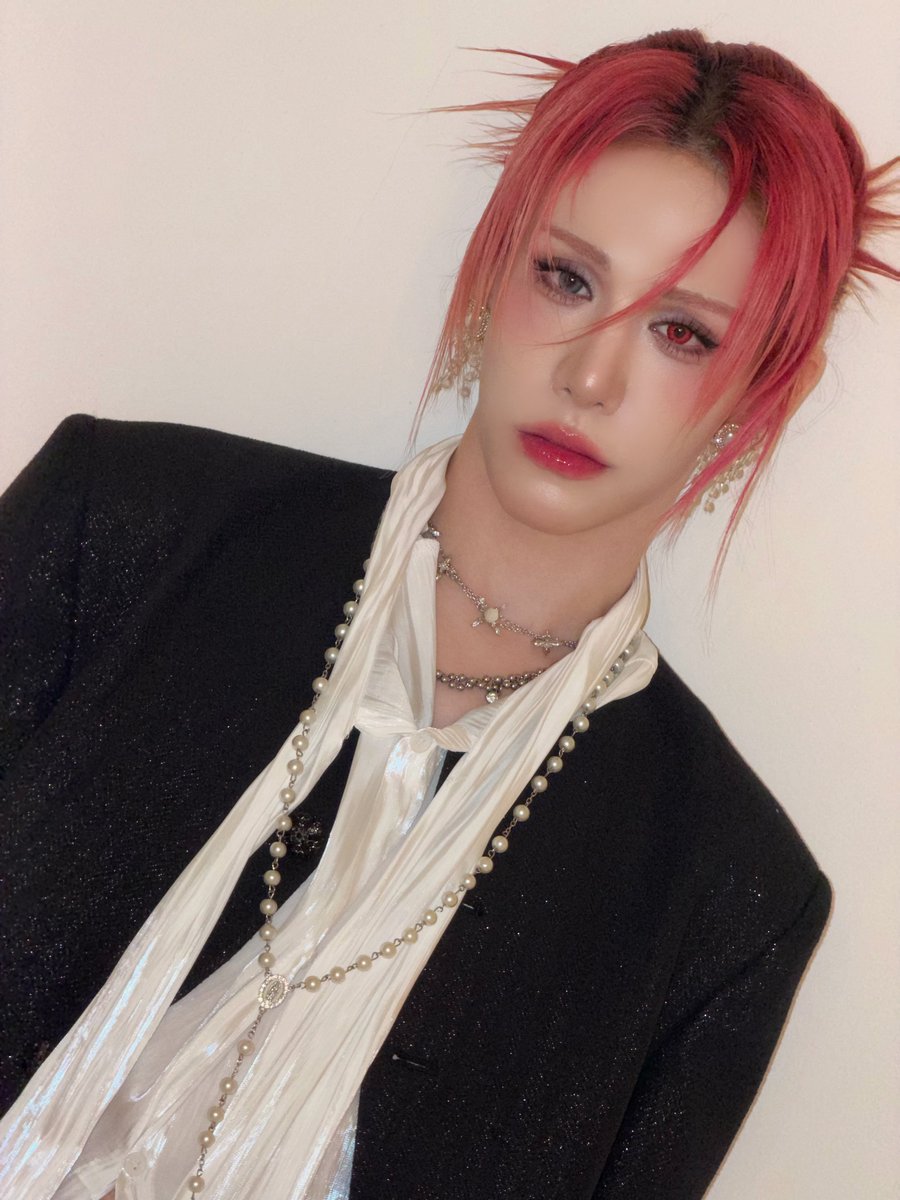 XLOV_official's tweet image. [📸]

𝟮𝟬𝟮𝟲 𝗫𝗟𝗢𝗩 𝟭𝘀𝘁 𝗔𝗡𝗡𝗜𝗩𝗘𝗥𝗦𝗔𝗥𝗬 

#XLOV #엑스러브 
#WUMUTI #우무티
#FIRST_LOVE