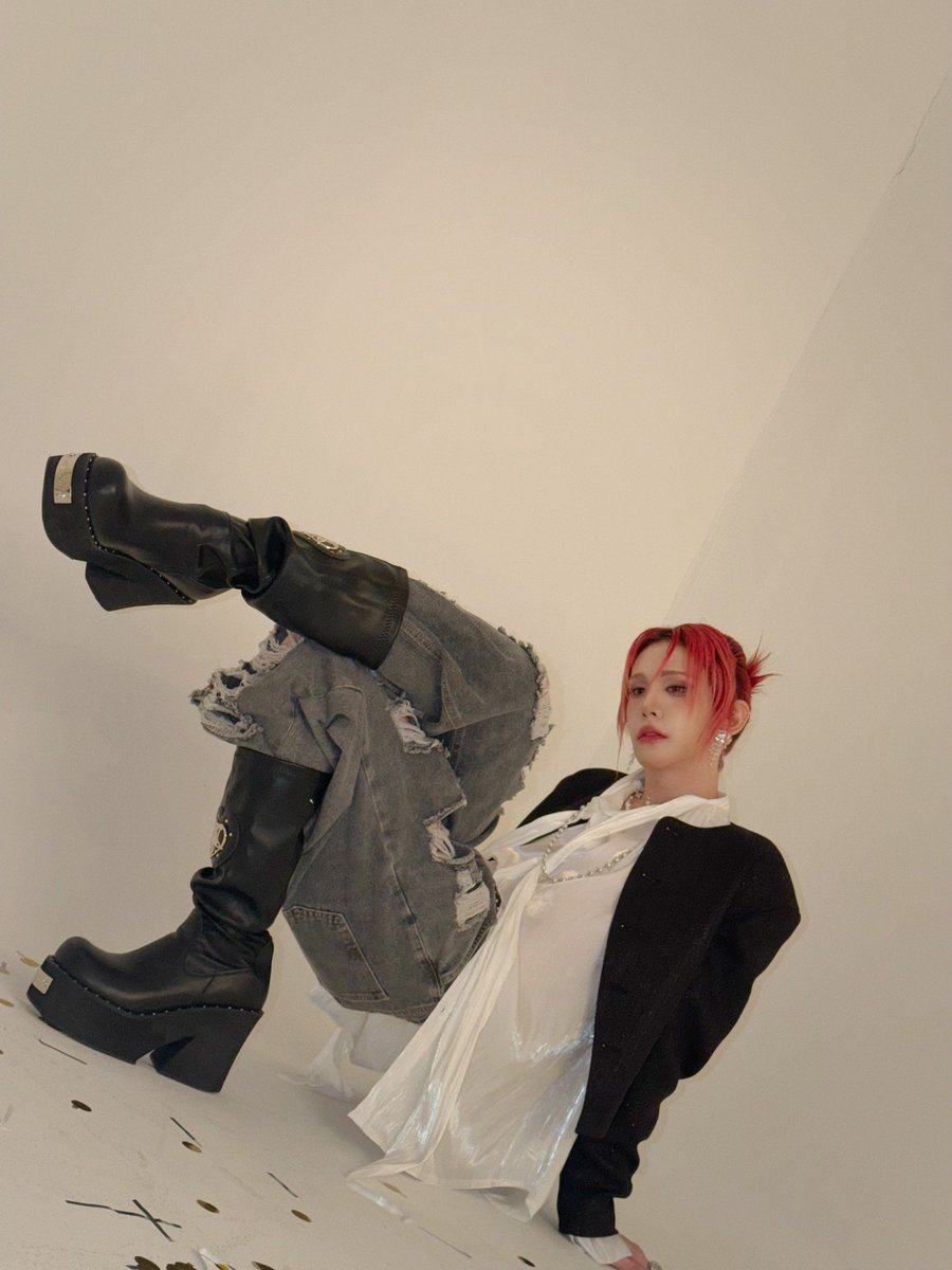 XLOV_official's tweet image. [📸]

𝟮𝟬𝟮𝟲 𝗫𝗟𝗢𝗩 𝟭𝘀𝘁 𝗔𝗡𝗡𝗜𝗩𝗘𝗥𝗦𝗔𝗥𝗬 

#XLOV #엑스러브 
#WUMUTI #우무티
#FIRST_LOVE