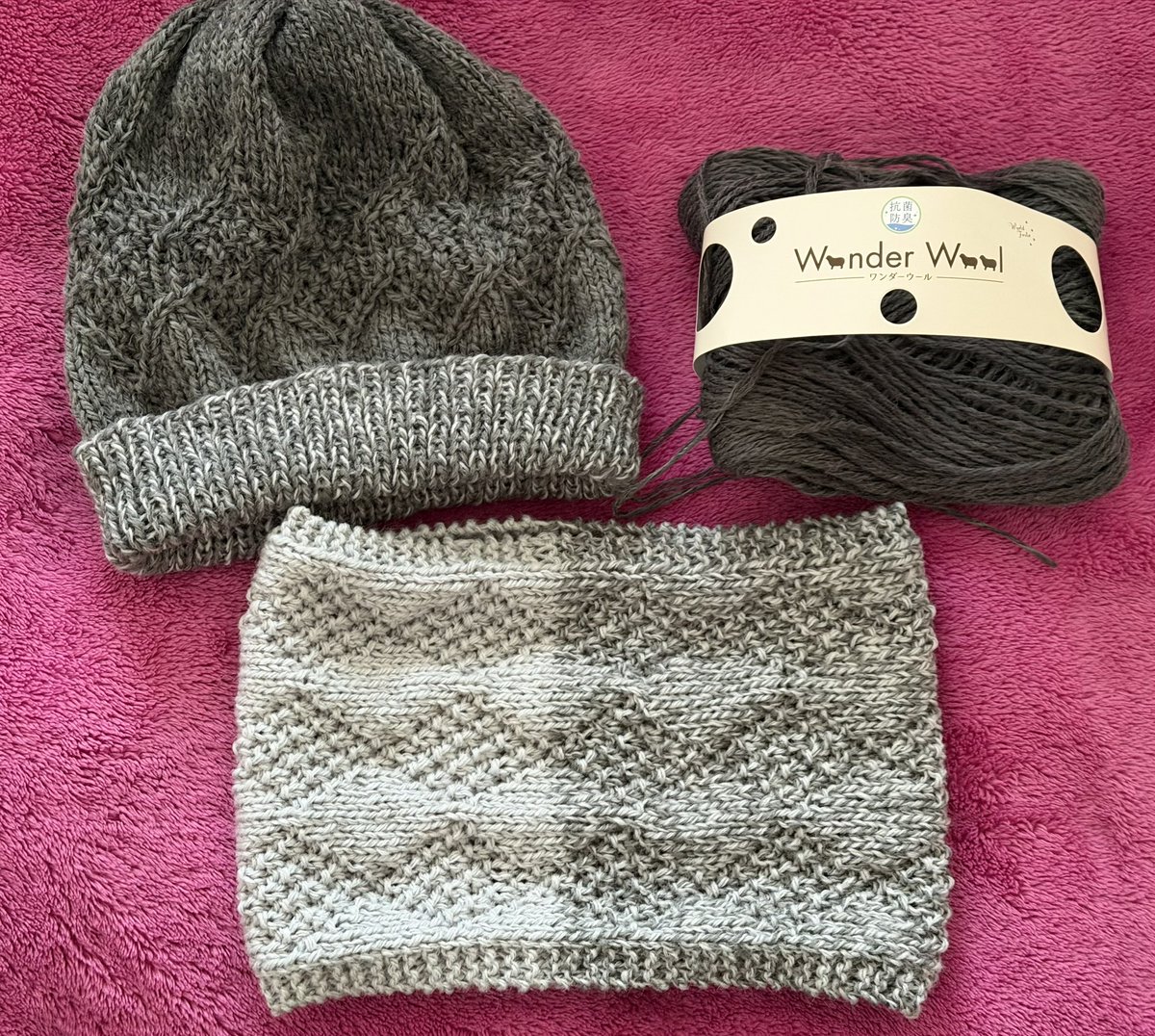 今年最初に編み上がった物🧶
ユザワヤのワンダーウールで帽子とスヌード
余りでヘアバンドを編んでます
#ユザワヤの編み物選手権