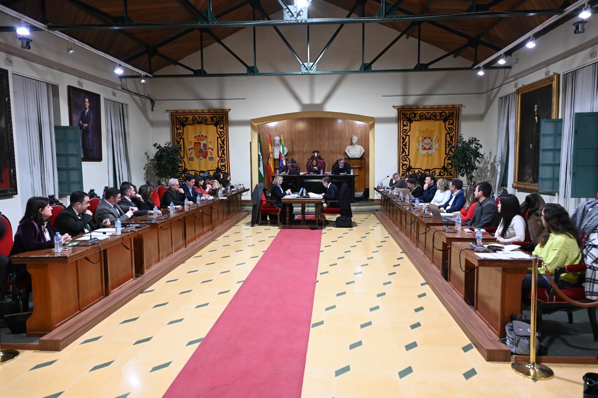 ⚪️ PRESUPUESTO 2026
Aprobado en el Pleno municipal el Presupuesto del Ayuntamiento de #Linares para el año 2026.

➡️ Las cuentas públicas ascienden a casi 70 millones de euros, un 5% más que el anterior, con 9,4 millones para inversiones.

ℹ️ +INFO:
ciudaddelinares.es/noticias/aprob…